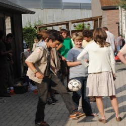 Uitladen Materiaal  9 - Scouts en Gidsen Zaventem 